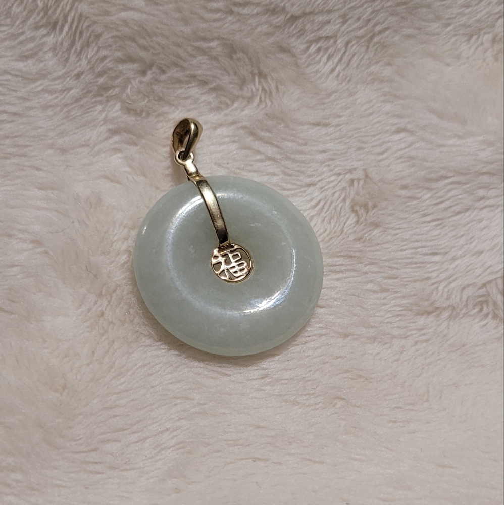 10k gold pendant
